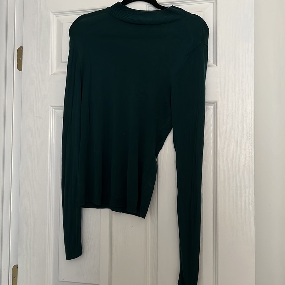 XLE dark green mock neck top